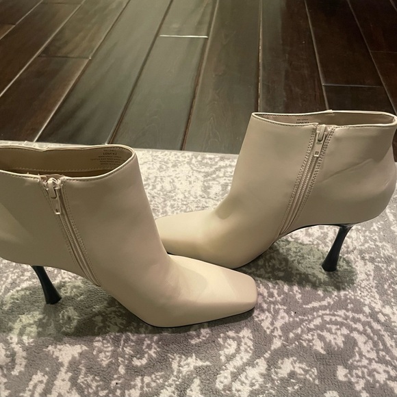 Mix 6 Bone ankle booties- never worn size 10 - Picture 2 of 6